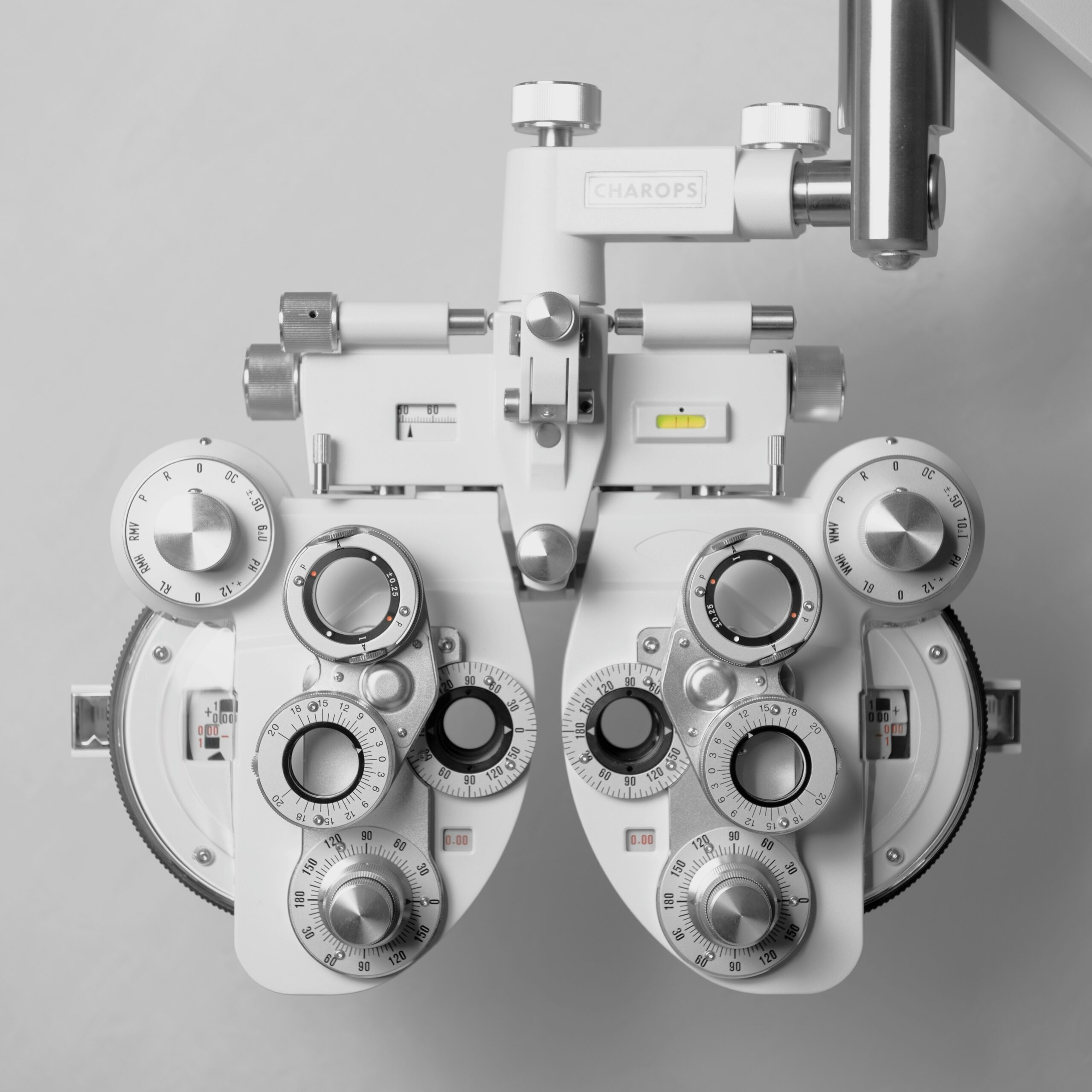 Optician phoropter eye test machine